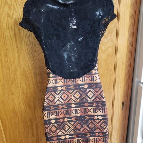 👍 Tribal Print Dress Size M - Picture 6 of 6